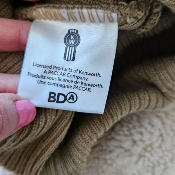 Kenworth knit mountain hat - Picture 2 of 3